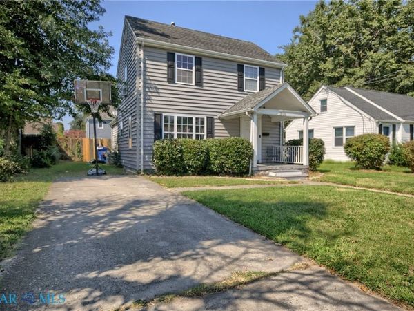 1805 Roanoke Avenue , Newport News, VA 23607
