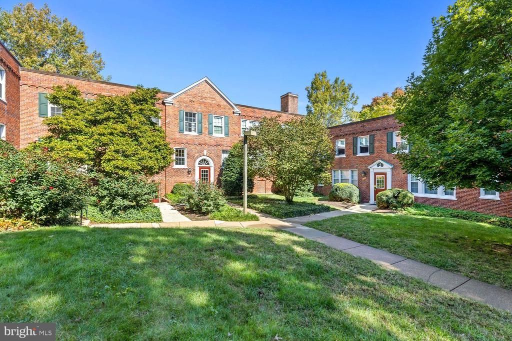 1911 Key Boulevard, Unit 564, Arlington, VA 22201 Main Photo
