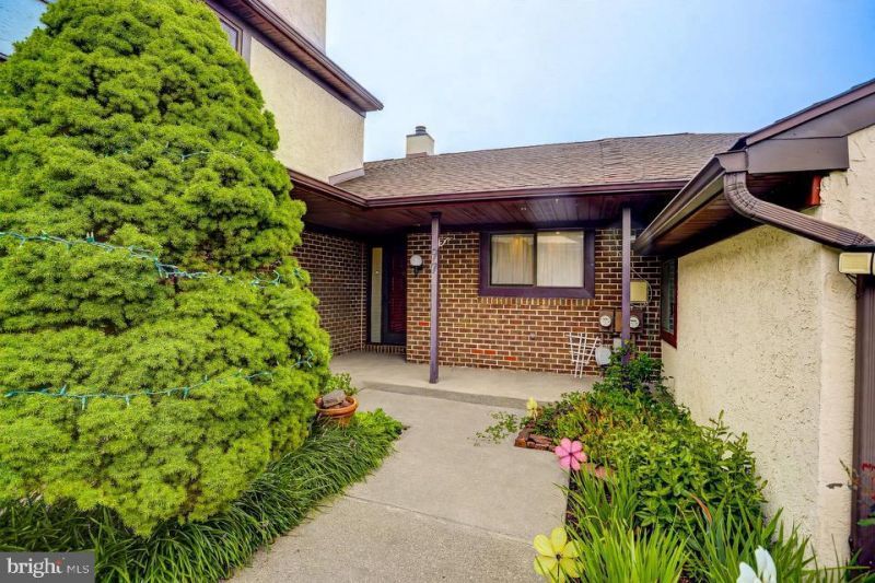 97 PALACE COURT, CHALFONT, PA 18914