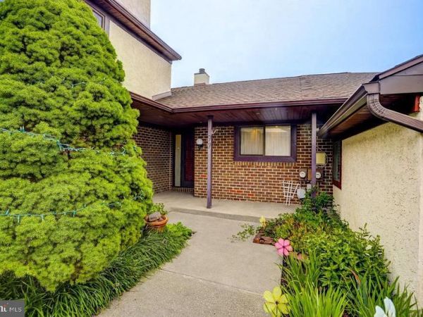 97 PALACE COURT, CHALFONT, PA 18914