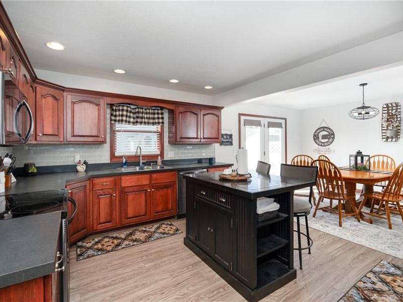 619 Colony Trail, New Carlisle, OH 45344 Photo 12