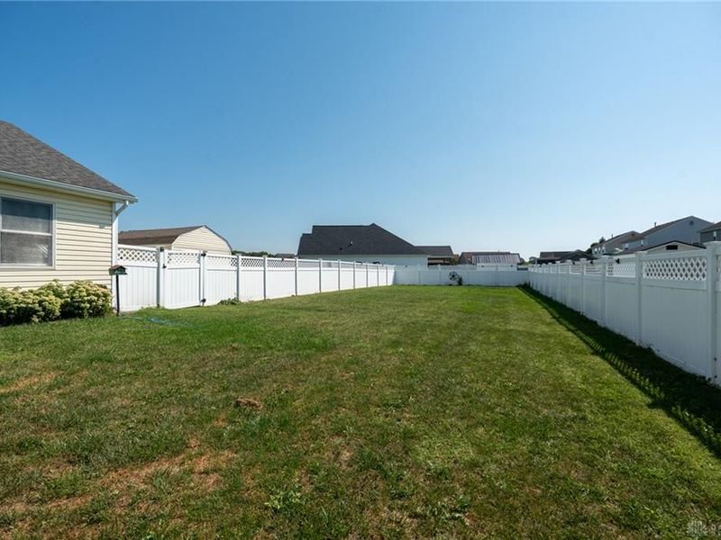 619 Colony Trail, New Carlisle, OH 45344 Photo 24