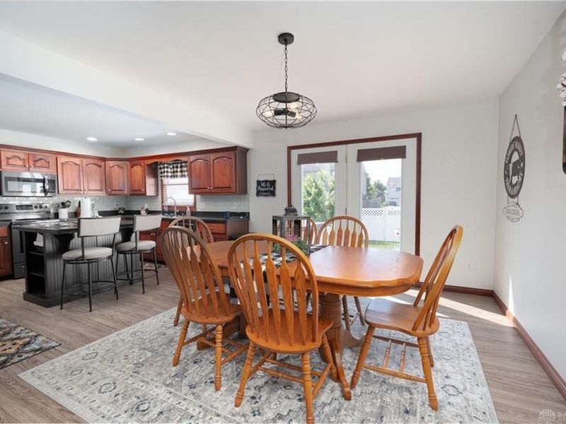 619 Colony Trail, New Carlisle, OH 45344 Photo 8