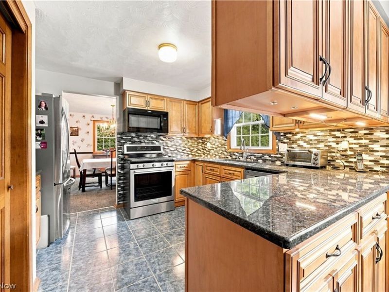 1364 Stonington Road NW, North Canton, OH 44720 Photo 16