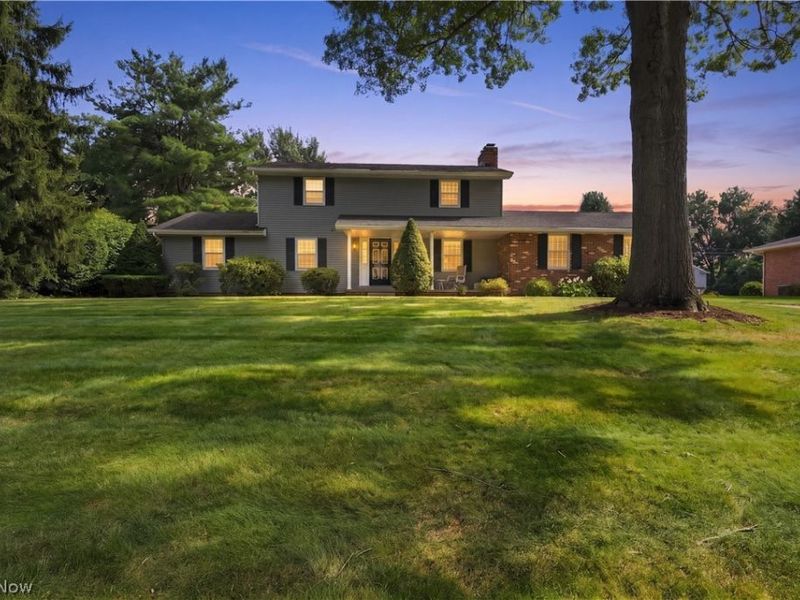 1364 Stonington Road NW, North Canton, OH 44720 Photo 2