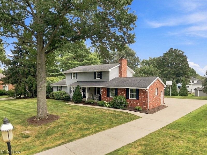 1364 Stonington Road NW, North Canton, OH 44720 Photo 3