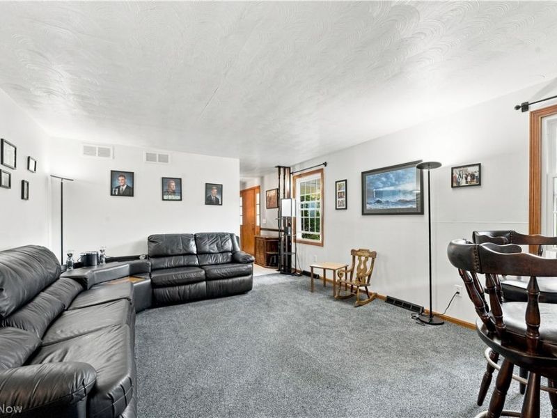 1364 Stonington Road NW, North Canton, OH 44720 Photo 6