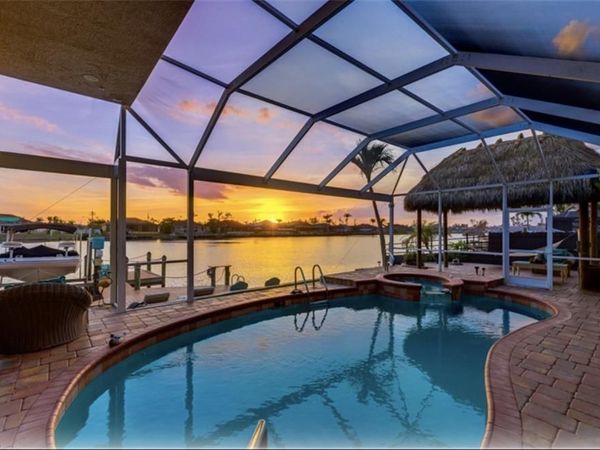 422 SW 33rd AVE, CAPE CORAL, FL 33991