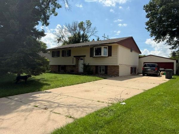 3260 33rd STREET S, La Crosse, WI 54601