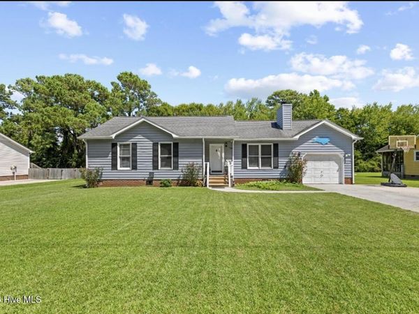 129 Foster Creek Court , Swansboro, NC 28584