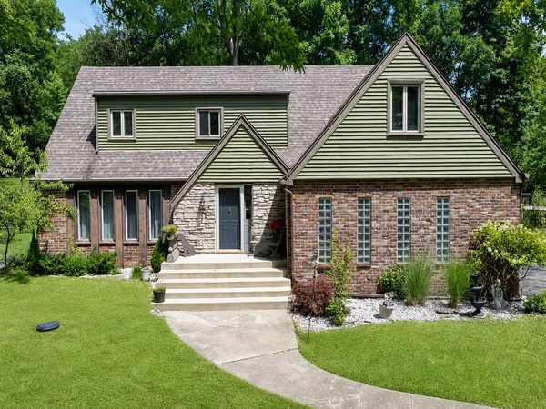 806 W 126th Court , Crown Point, IN 46307