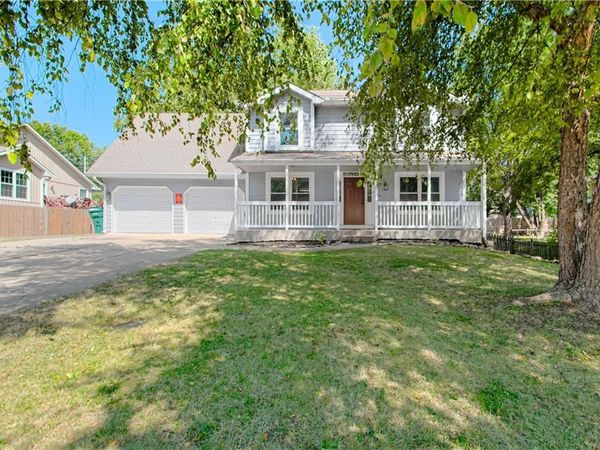 620 Meadowlark Road, Lansing, KS 66043