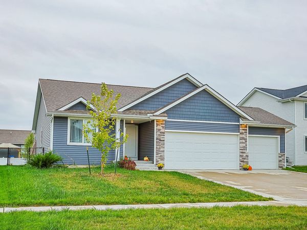 1225 Cedar Street, Waukee, IA 50263