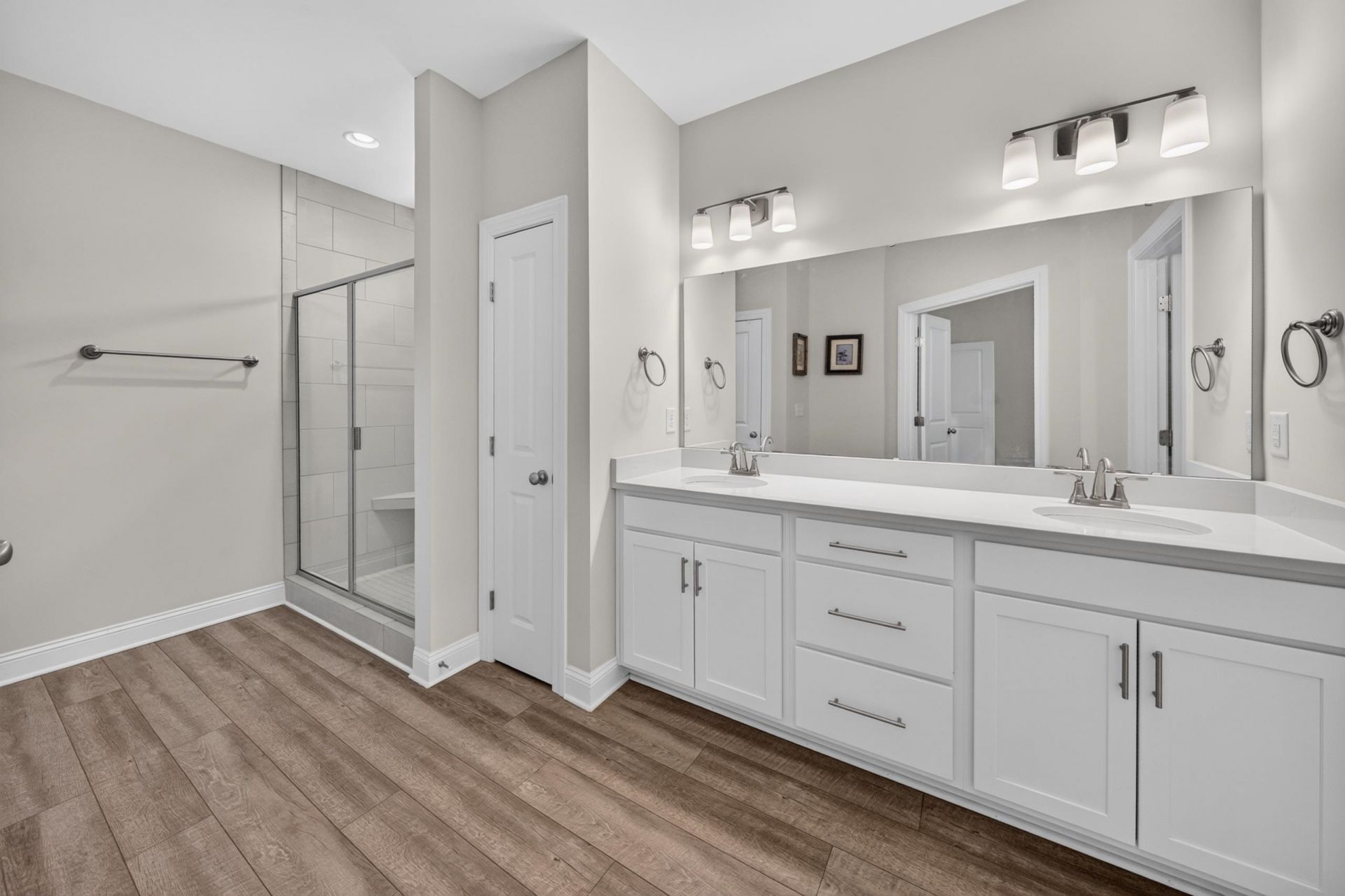 633 Aspen Loop  Photo 11
