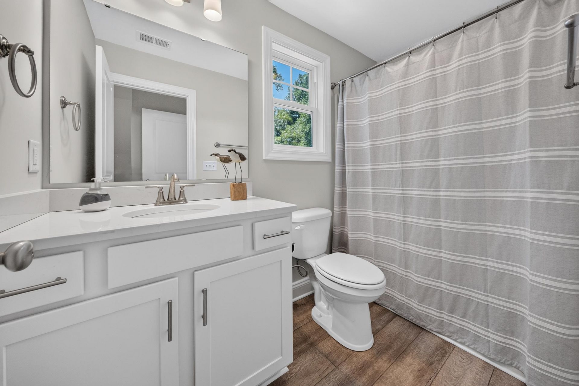 633 Aspen Loop  Photo 17
