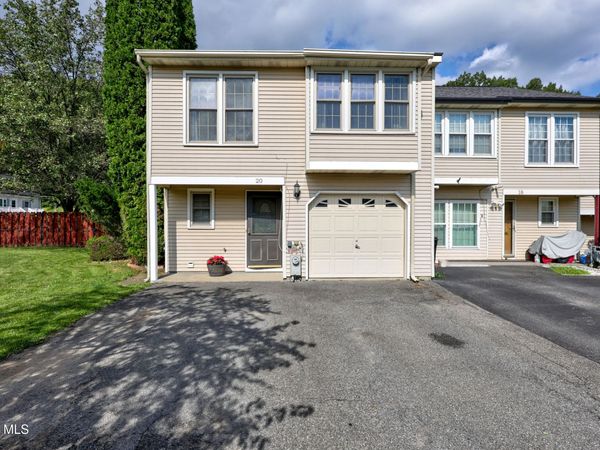 20 Carriage Road, Clifton Park, NY 12065