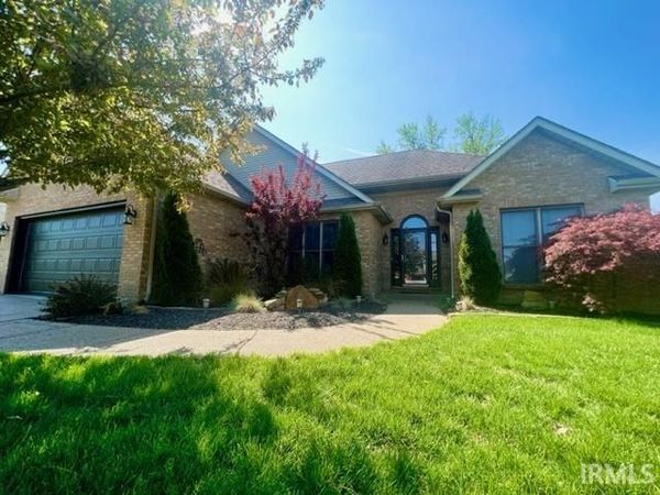 8933 Shadow Ridge Drive, Newburgh, IN 47613