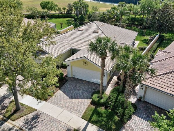 4959 Corsica Square, Vero Beach, FL 32967