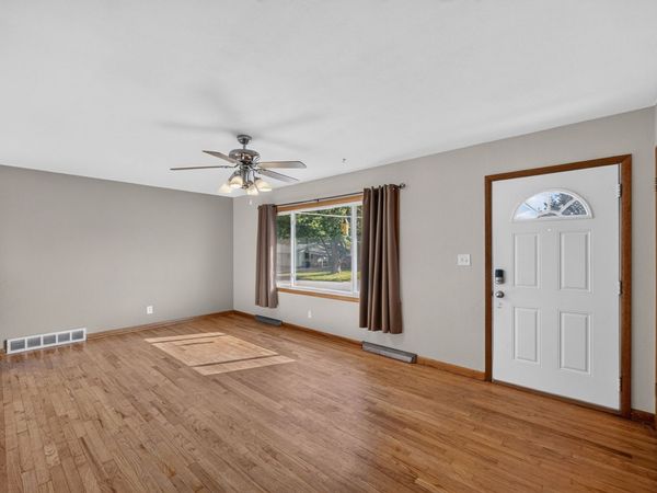 107 S F Street, Indianola, IA 50125