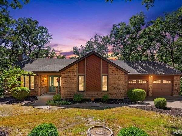 19 Greenview Drive, Defiance, MO 63341