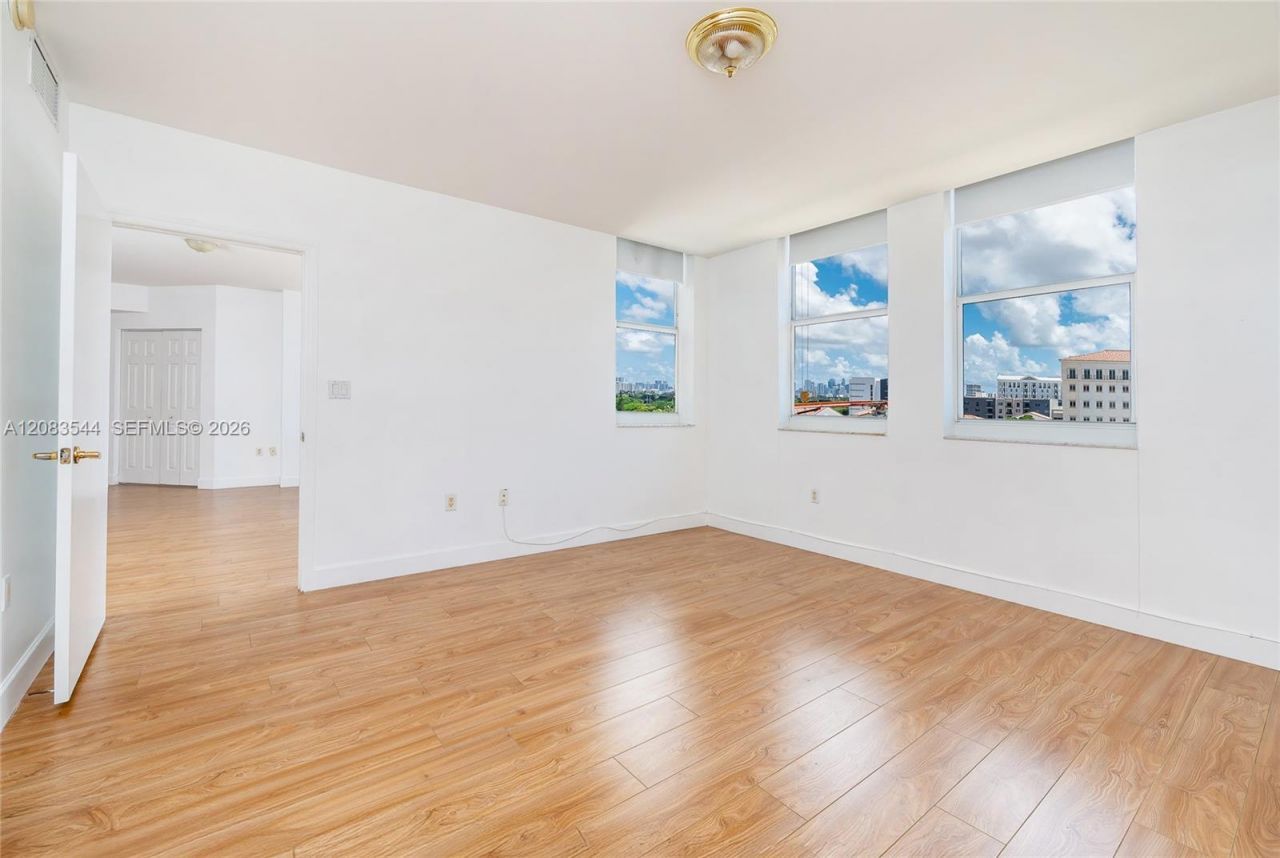 4100 Salzedo St, Unit 919, Coral Gables, FL 33146 Photo