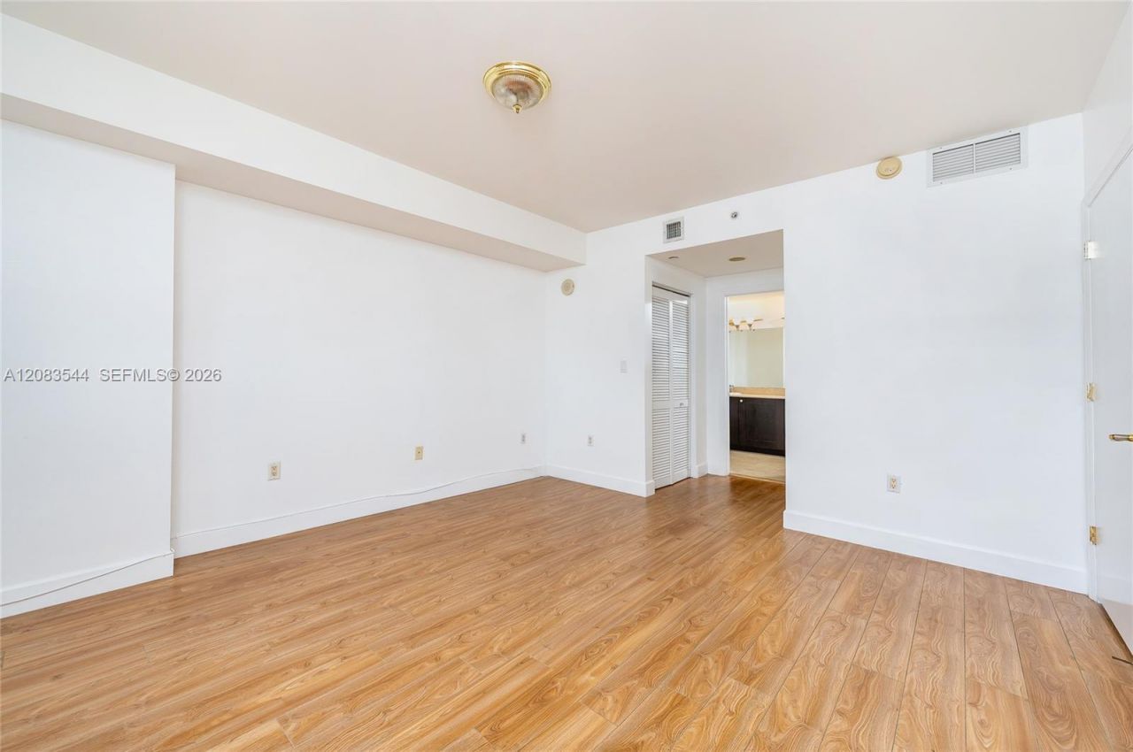 4100 Salzedo St, Unit 919, Coral Gables, FL 33146 Photo