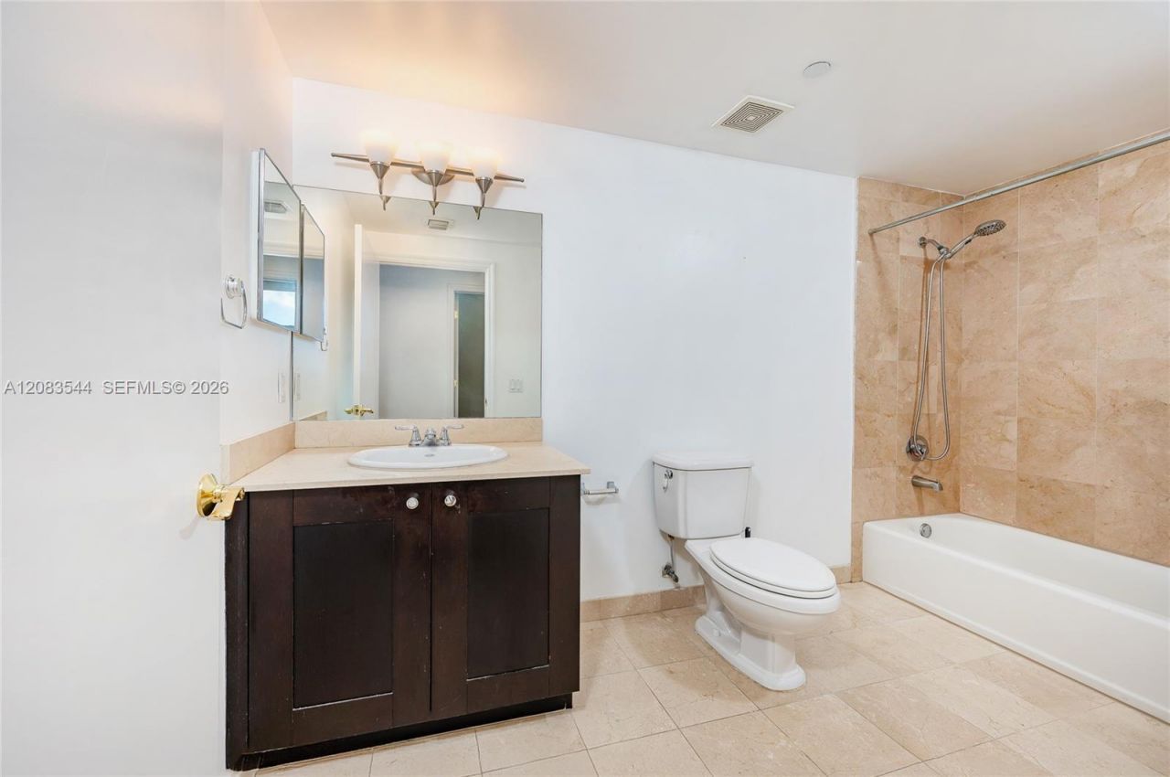 4100 Salzedo St, Unit 919, Coral Gables, FL 33146 Photo