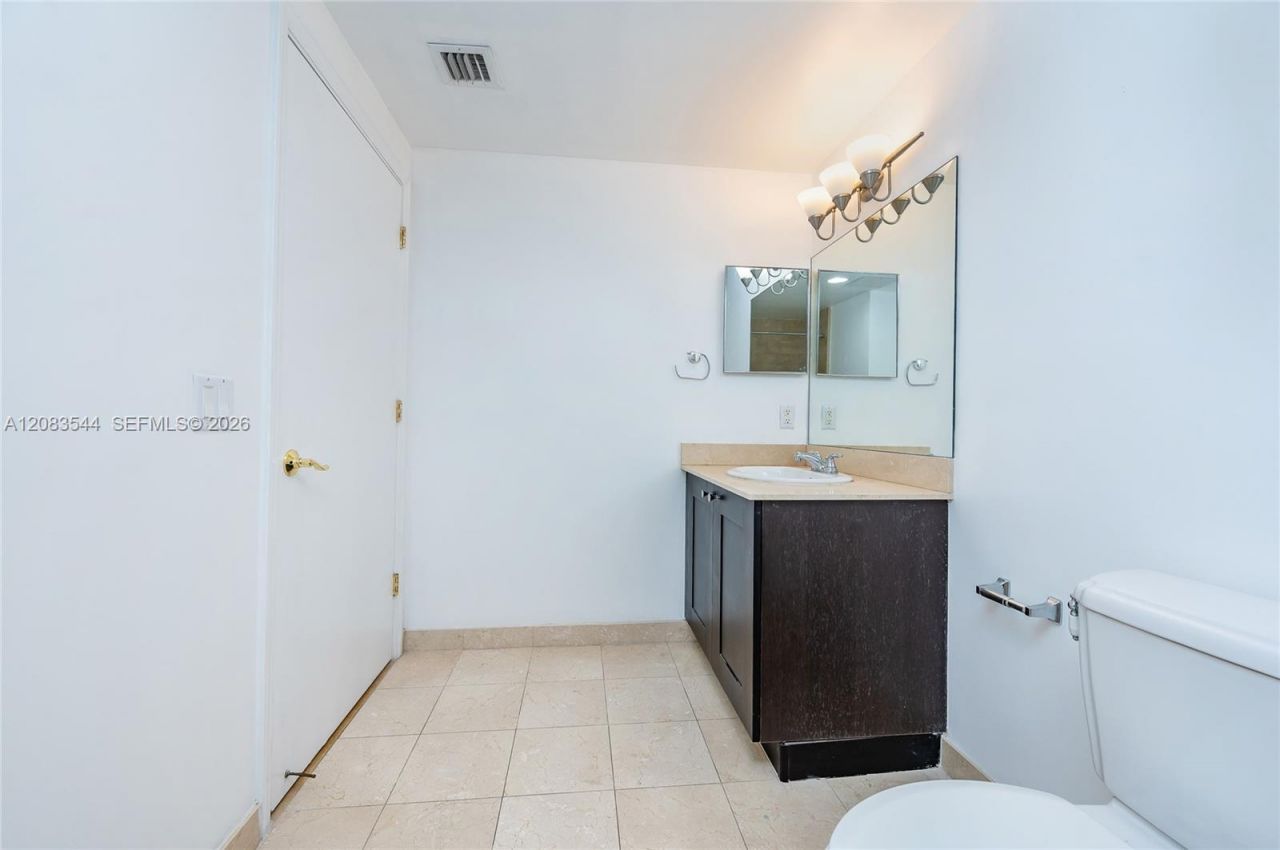 4100 Salzedo St, Unit 919, Coral Gables, FL 33146 Photo