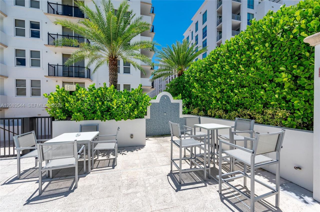 4100 Salzedo St, Unit 919, Coral Gables, FL 33146 Photo