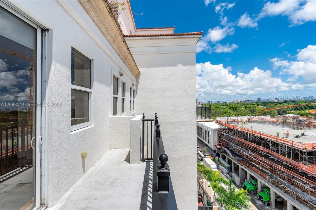 4100 Salzedo St, Unit 919, Coral Gables, FL 33146 Photo