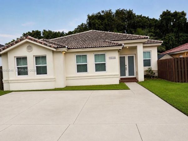 16240 SW 83rd Ln , Miami, FL 33193