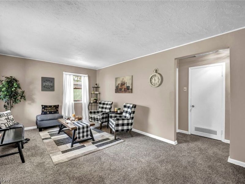 25595 Chatworth Drive, Euclid, OH 44117 Photo 4