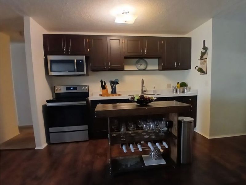 25801 Lake Shore Boulevard, Unit 100, Euclid, OH 44132 Photo 2