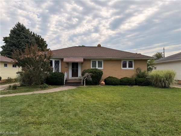 7239 Oakwood Road , Parma, OH 44130