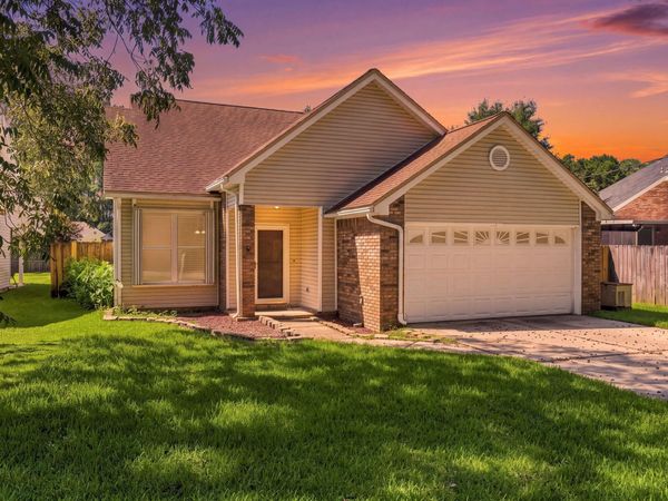 104 Northern Pine Road, Fort Walton Beach, FL 32547