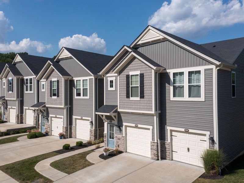 700 Streamside Drive, Unit Upper, Alexandria, KY 41001 Photo 2