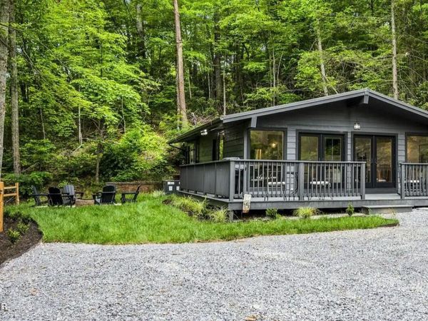 1137 Old Cartertown Road, Gatlinburg, TN 37738