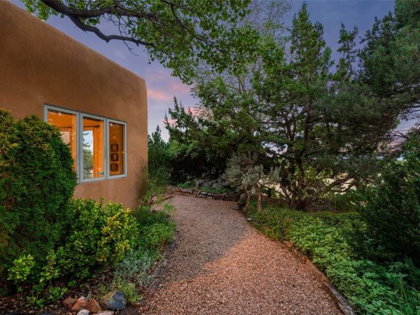 76 Encantado Loop, Santa Fe, NM 87508