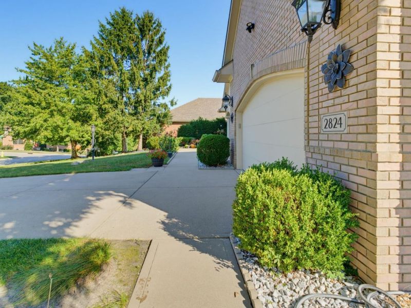 2824 Legend Falls Court, Beavercreek Township, OH 45431 Photo 6