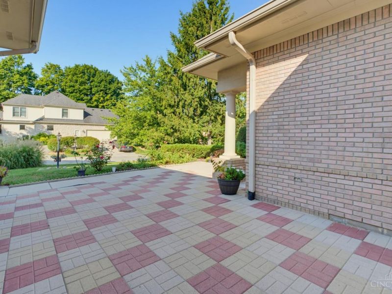 2824 Legend Falls Court, Beavercreek Township, OH 45431 Photo 9