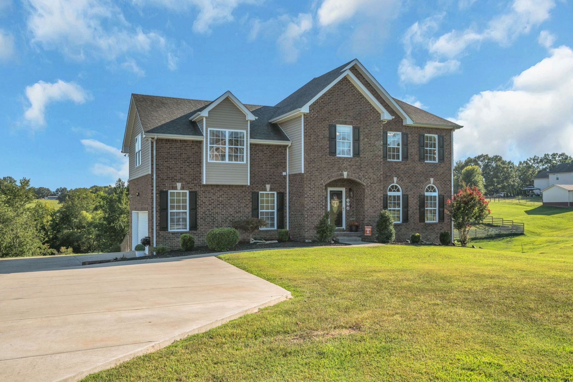 170 Lena Loop  Burns, TN 37029
