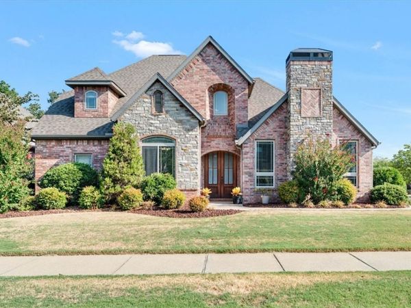 1700 SW Gosford Avenue , Bentonville, AR 72713