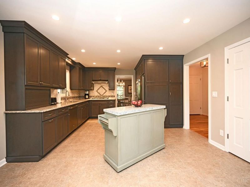 1345 Oak Knoll Drive, Cincinnati, OH 45224 Photo 32