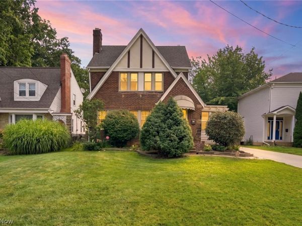 895 Richmond Road , Lyndhurst, OH 44124