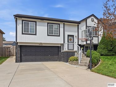 18728 W Street, Omaha, NE 68135