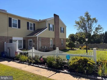 22 HOLLYBROOKE DRIVE , LANGHORNE, PA 19047