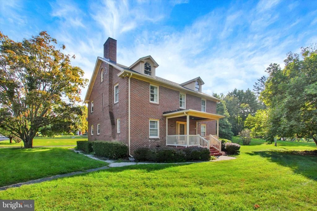 901 E MAIN STREET , WAYNESBORO, PA 17268