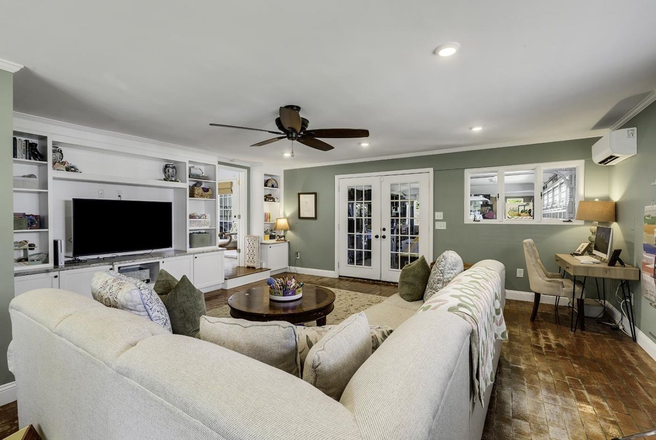5803 Longleaf Dr. Photo 43