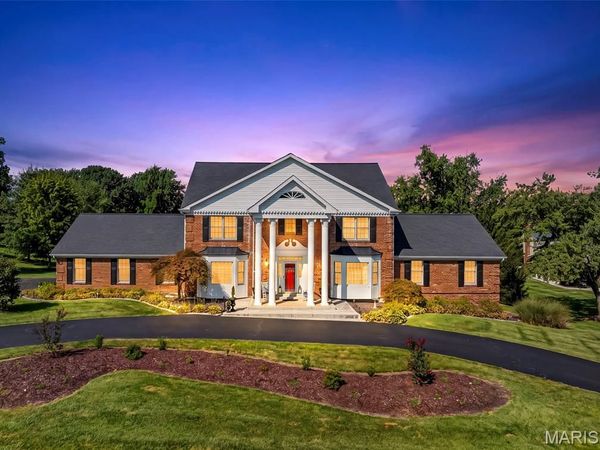 924 Cabernet Drive, Town and Country, MO 63017