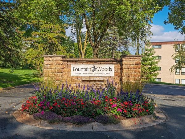 6710 Vernon Avenue S, Unit 406, Edina, MN 55436